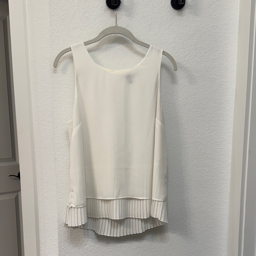 Banana Republic Cream Pleated Hem Blouse